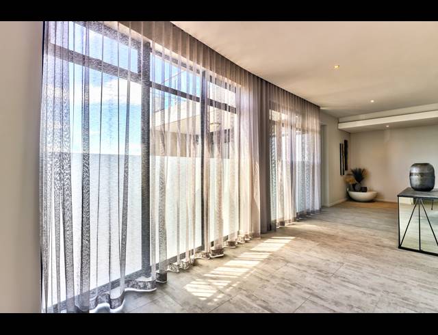 4 BEDROOM APARTMENT FOR SALE IN BEACHFRONT